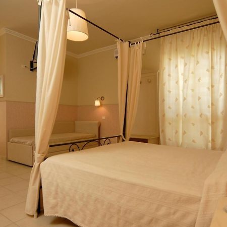 Hotel Mocambo Piscina E Spiaggia Σαν Μπενεντέτο ντελ Τρόντο Εξωτερικό φωτογραφία