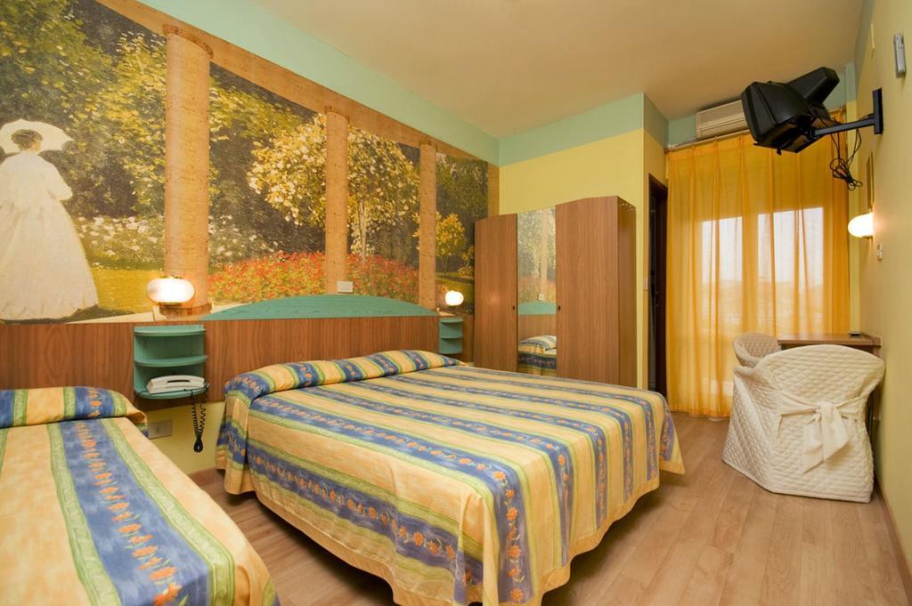Hotel Mocambo Piscina E Spiaggia Σαν Μπενεντέτο ντελ Τρόντο Εξωτερικό φωτογραφία