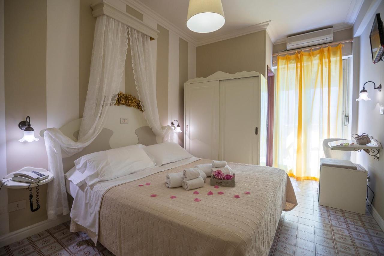 Hotel Mocambo Piscina E Spiaggia Σαν Μπενεντέτο ντελ Τρόντο Εξωτερικό φωτογραφία